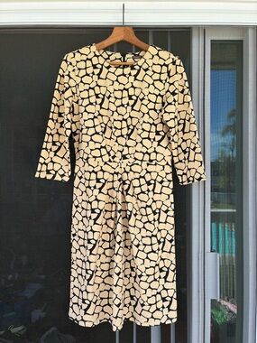 J. McLaughlin Women Black Yellow Pleated Sheath Dress 3/4 Sleeve Size M